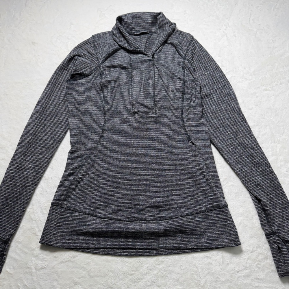 Lululemon Heathered Gray Long Sleeve‎ Activewear Top Size 8 Running Yoga Pilates